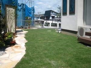憧れの芝生のお庭 ~施工例~