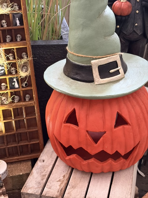大人世代のハロウィン】おもちゃかぼちゃで飾る、上品で温もりのある