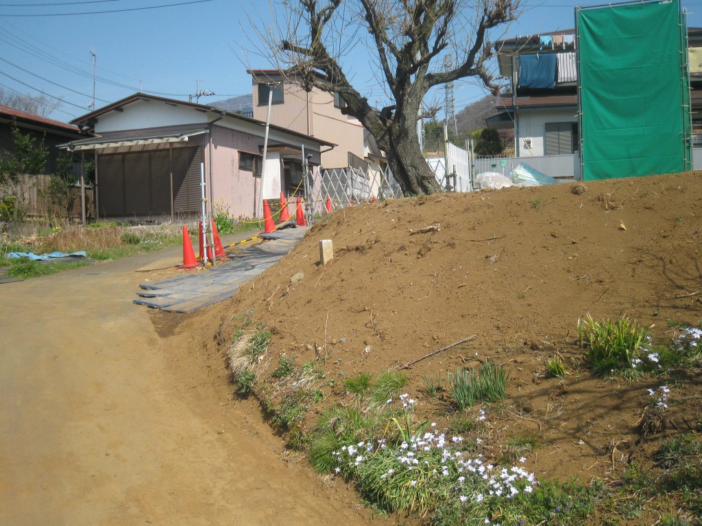 自然派にオススメ 石積みの土留めがポイントの外構工事施工例 エクステリアブログ 神奈川県平塚市 木村植物園