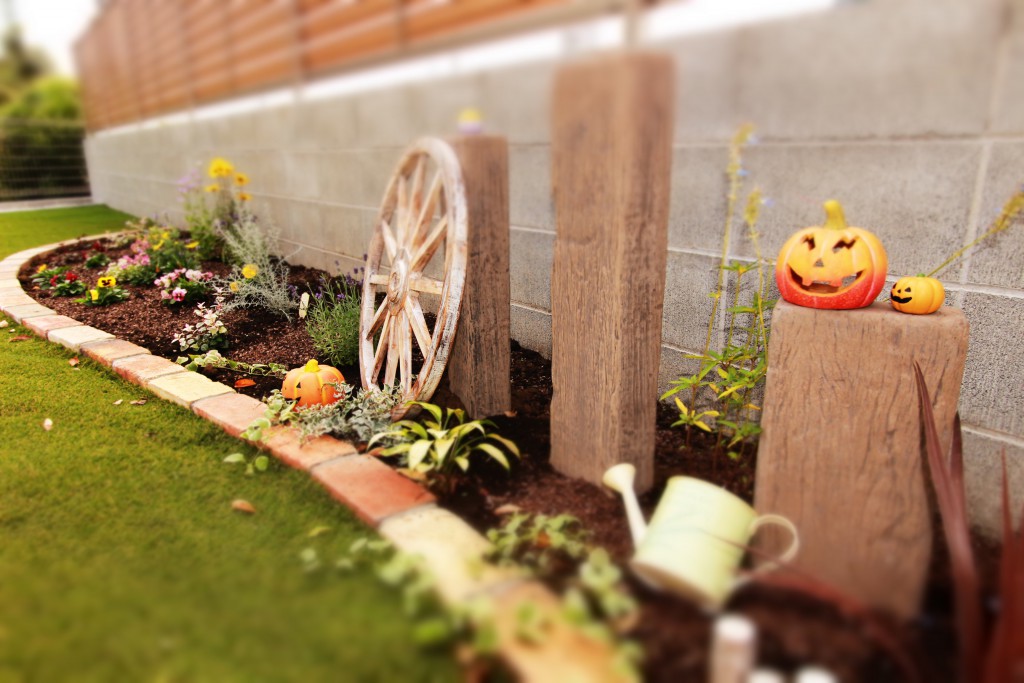 ハロウィン小物で飾るナチュラルガーデン エクステリアブログ 神奈川県平塚市 木村植物園