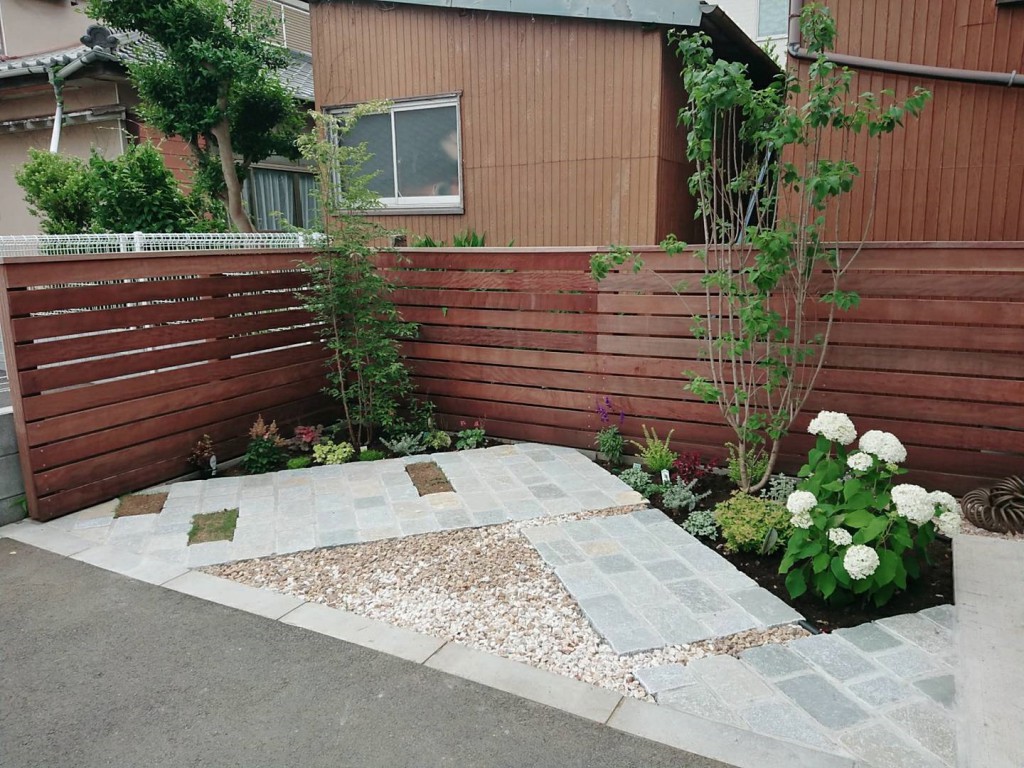 植物で玄関周りやちょっとしたスペースを華やかにしたい方必見 エクステリアブログ 神奈川県平塚市 木村植物園