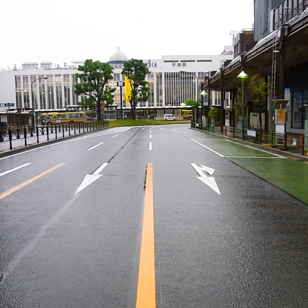 写真：駅前舗装工事