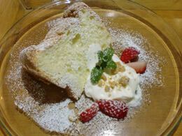 写真：フレッシュレモンのシフォンケーキ